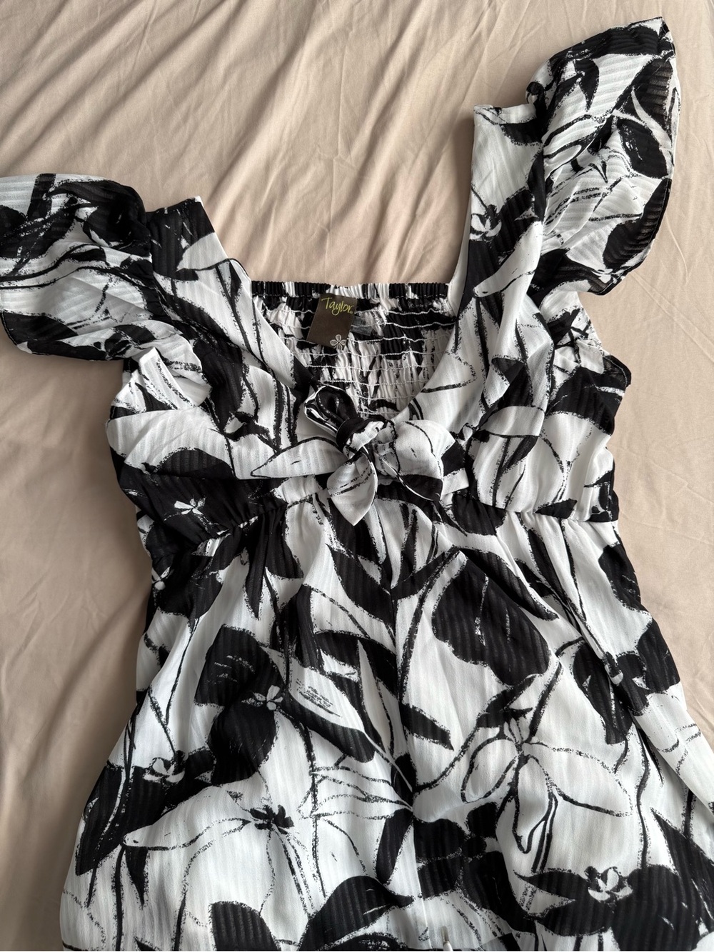Taylor & Sage Black/White Floral Ruffle Sleeve Women's Dress